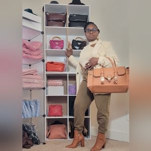 Meet your Posher, Altamese